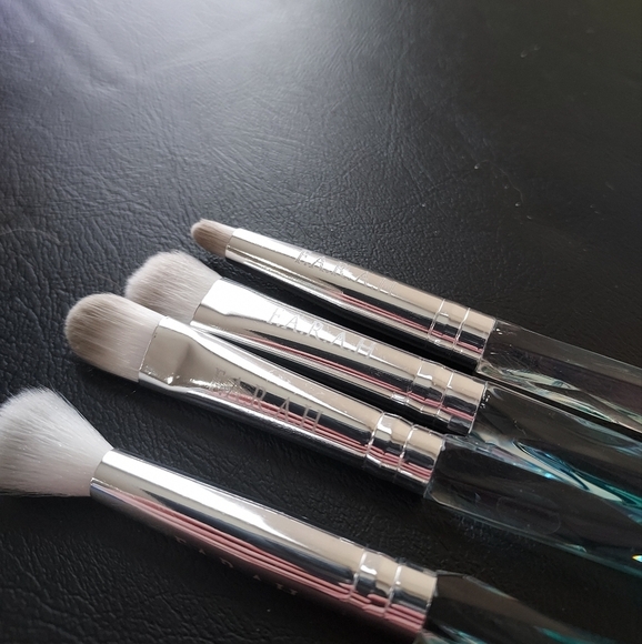 Farah 4 Makeup Pencils Tapered, Concealer, Shading And Pencil. - Picture 2 of 9